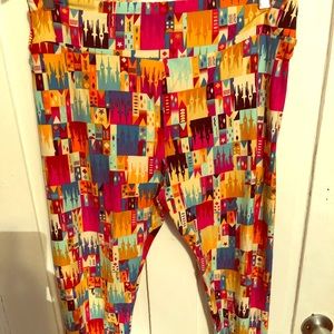 Disney LuLaRoe tall and curvy castle leggings!